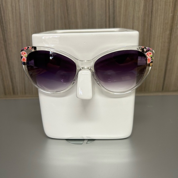 Betsey Johnson Accessories - Betsey Johnson Fleurallure Sunglasses